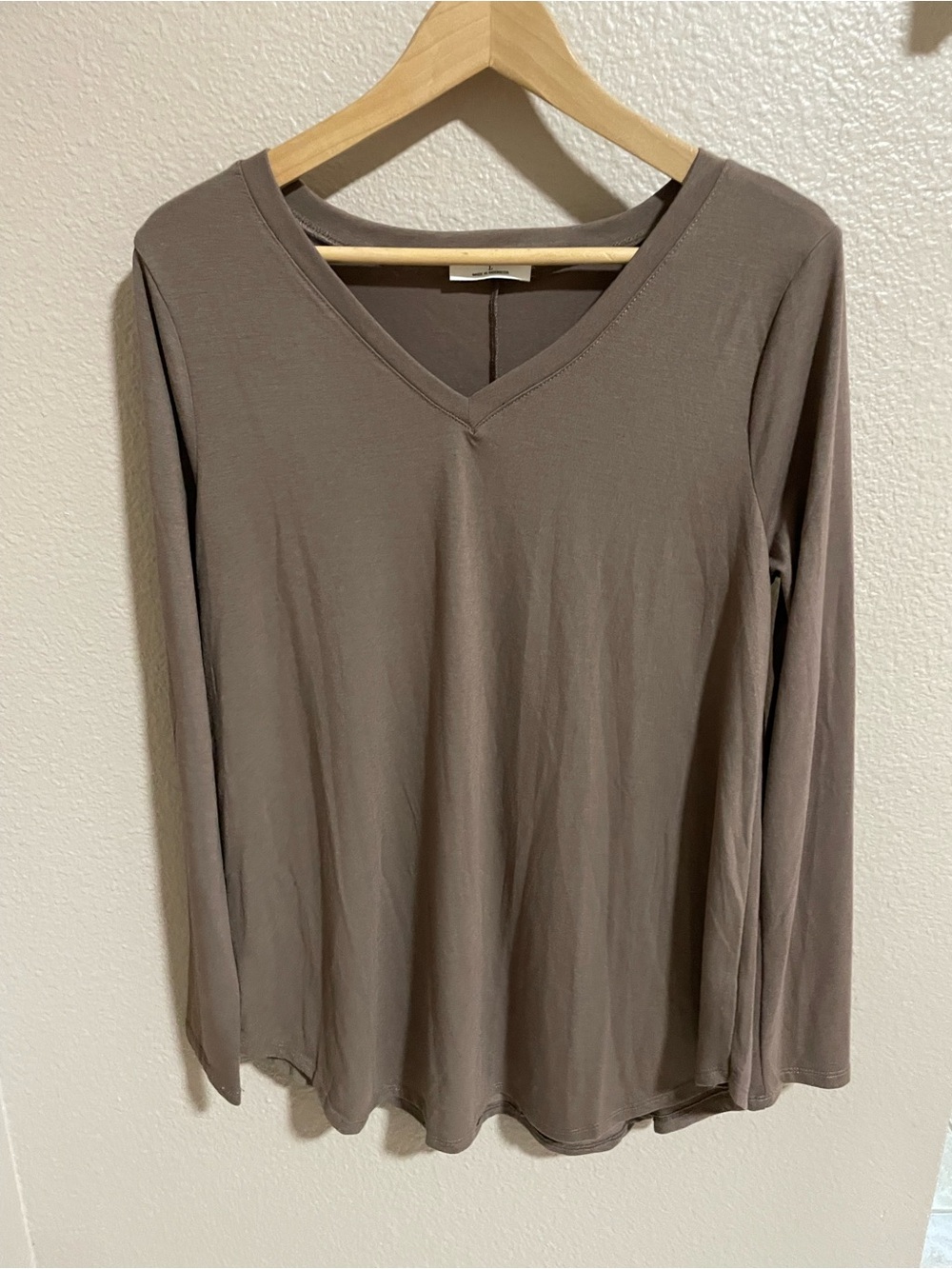 Zenana Outfitters Taupe V-Neck Long Sleeve Top
